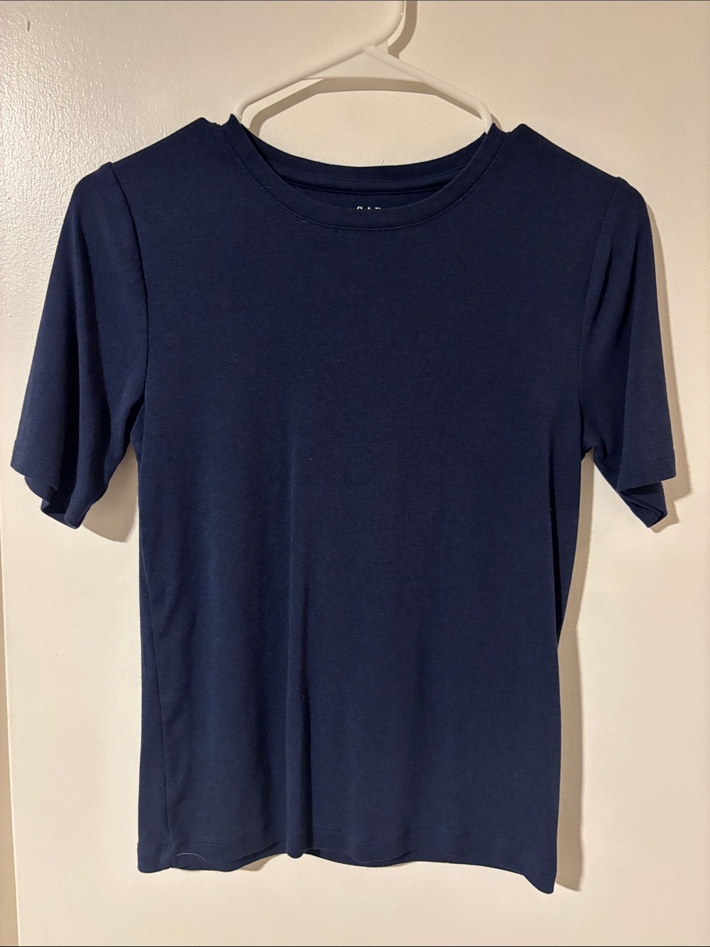 Gap modern tee